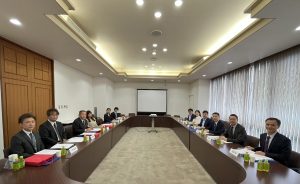 西南政法大学の副学長一行が本学を訪問