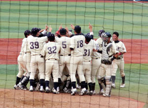 平成26年度神奈川大学野球秋季リーグ優勝の様子２