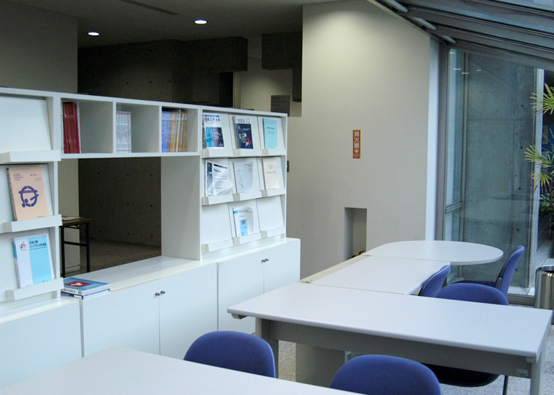 パブリックインフォメーションルーム