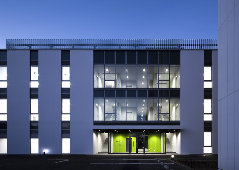 Ⅴ号館外観(夜)