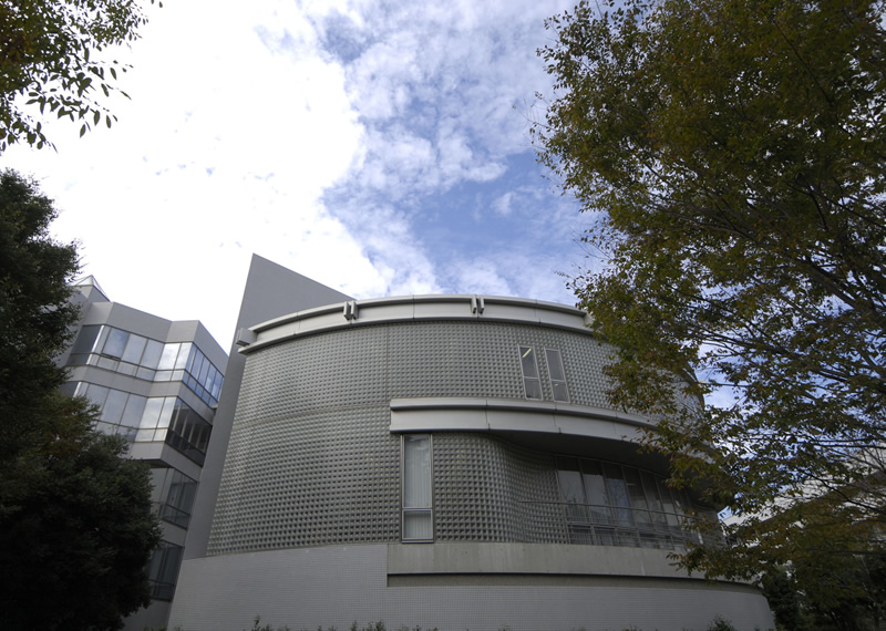 大学図書館外観